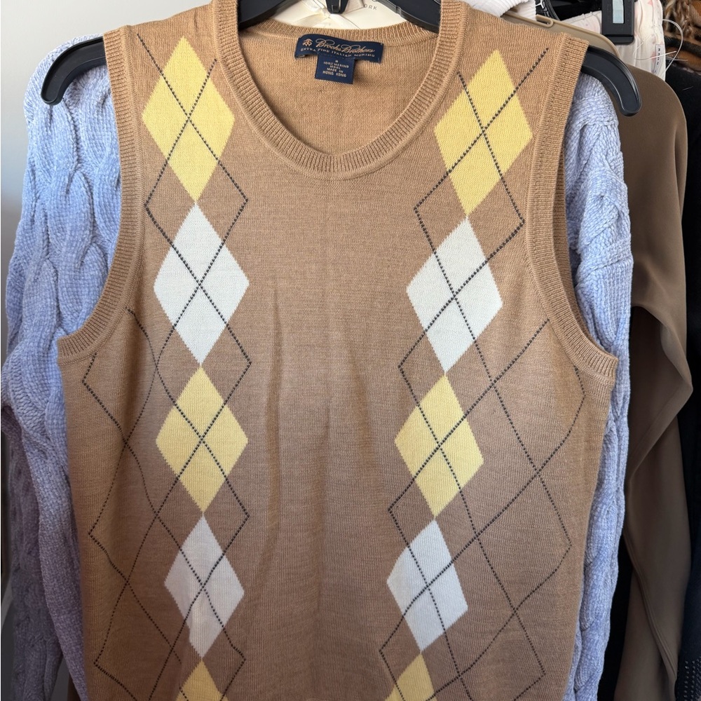 Brooks Brothers 100% Merino Wool Argyle Pattern Sweater Vest in Brown and Yellow